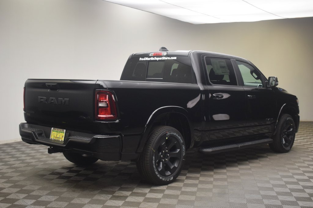New 2026 Diamond Black Crystal Pearl-Coat Exterior Paint RAM Big Horn/Lone Star image 5