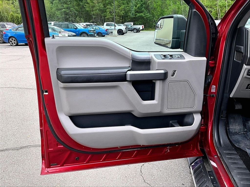 Used 2016 Ruby Red Metallic Tinted Clearcoat Ford XLT image 9