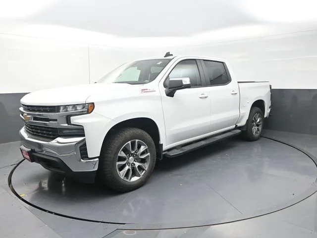 Used 2022 White Chevrolet LT image 3