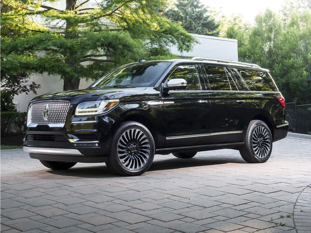 Used 2019 White Platinum Clearcoat Metallic Lincoln Reserve image 1