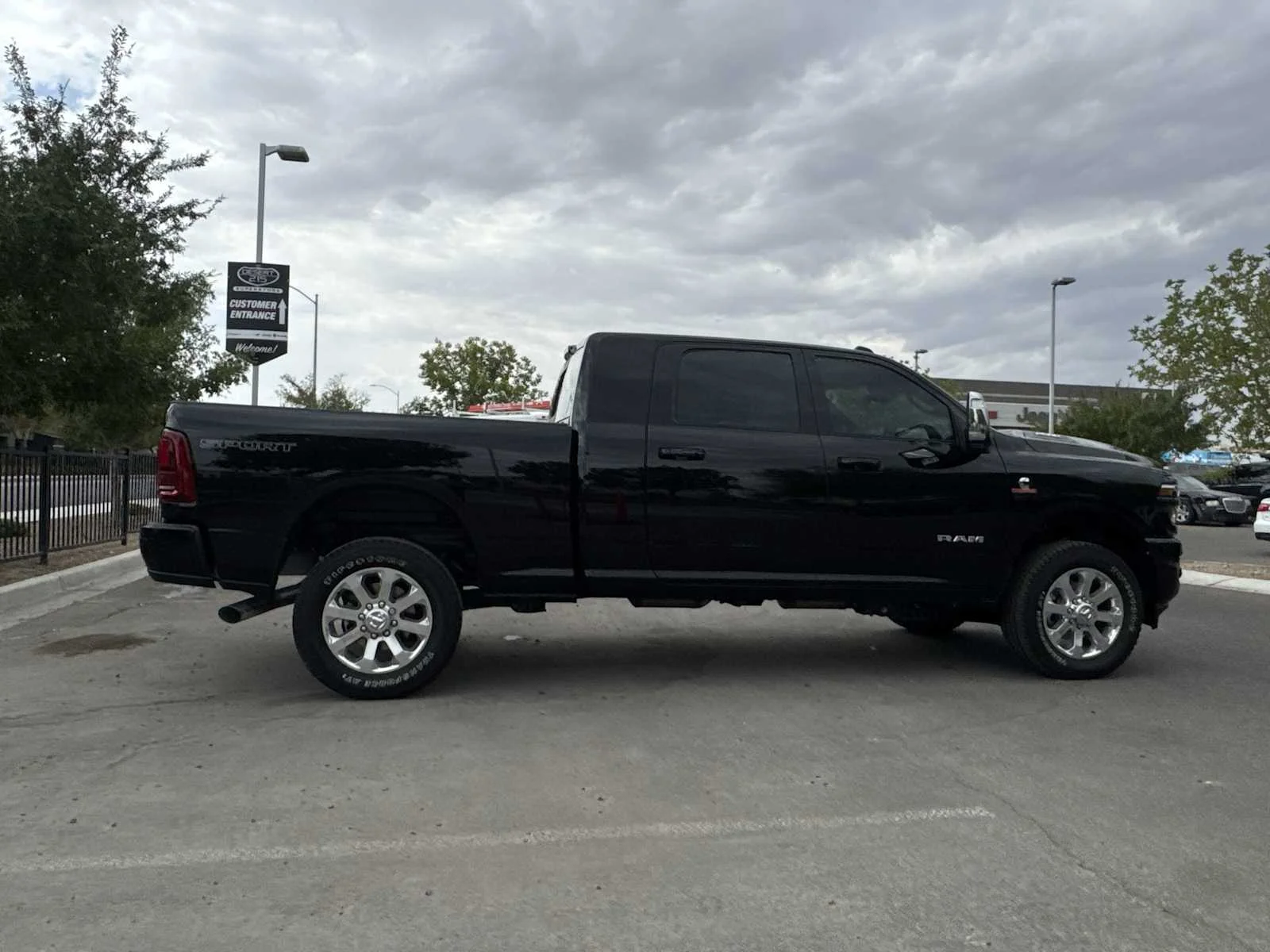 New 2026 Diamond Black Crystal Pearl-Coat Exterior Paint RAM Laramie image 9