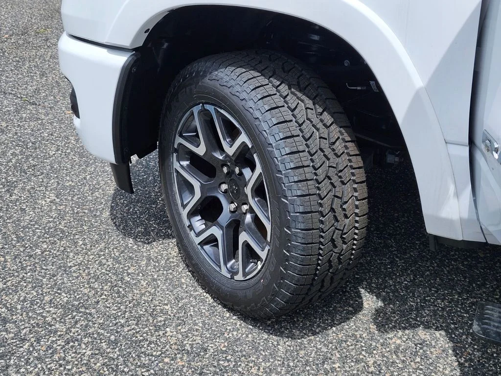 New 2026 Bright White Clear-Coat Exterior Paint RAM Laramie image 32