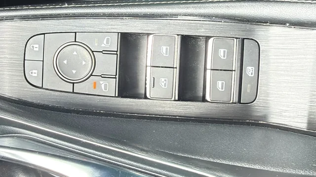 Used 2023 Brilliant Silver Metallic Nissan Platinum image 12