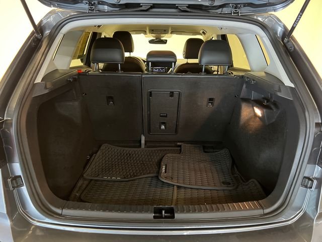 Used 2023 Gray Volkswagen 1.5T SE image 5