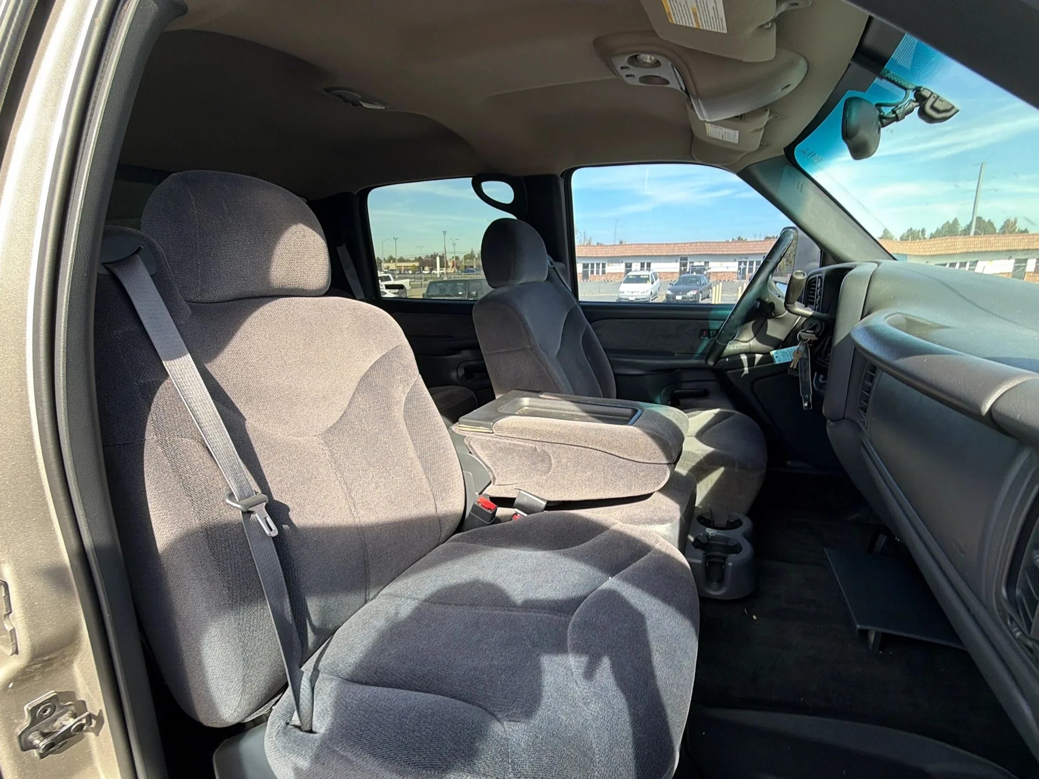 Used 2002 Gold GMC SLE image 36