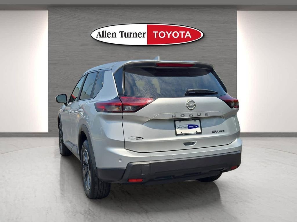 Used 2024 Silver Nissan SV image 9