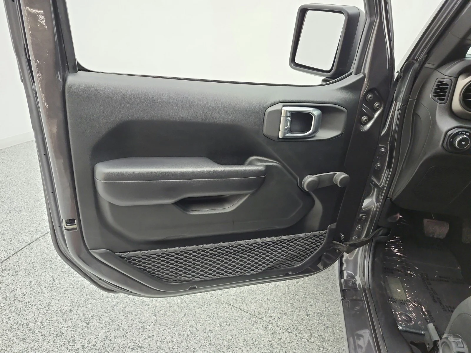 Used 2018 Granite Crystal Metallic Clearcoat Jeep Sport image 14