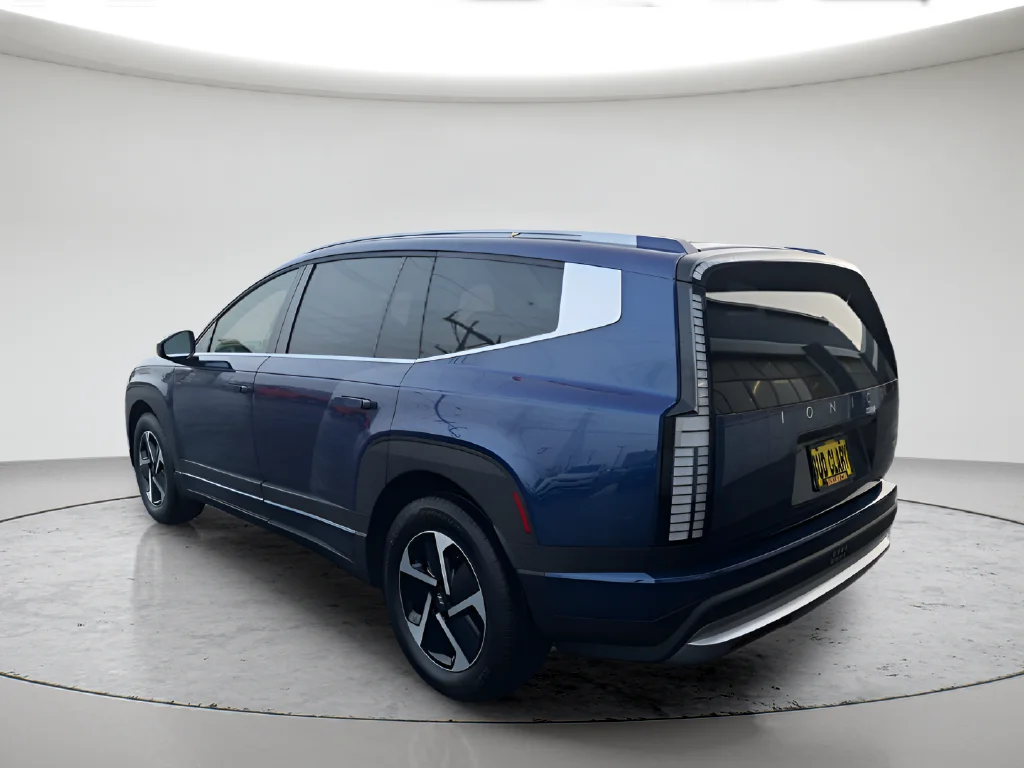 New 2026 Blue Hyundai SE image 7