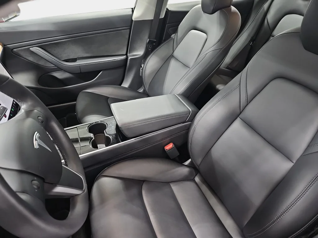 Used 2020  Tesla Long Range image 17