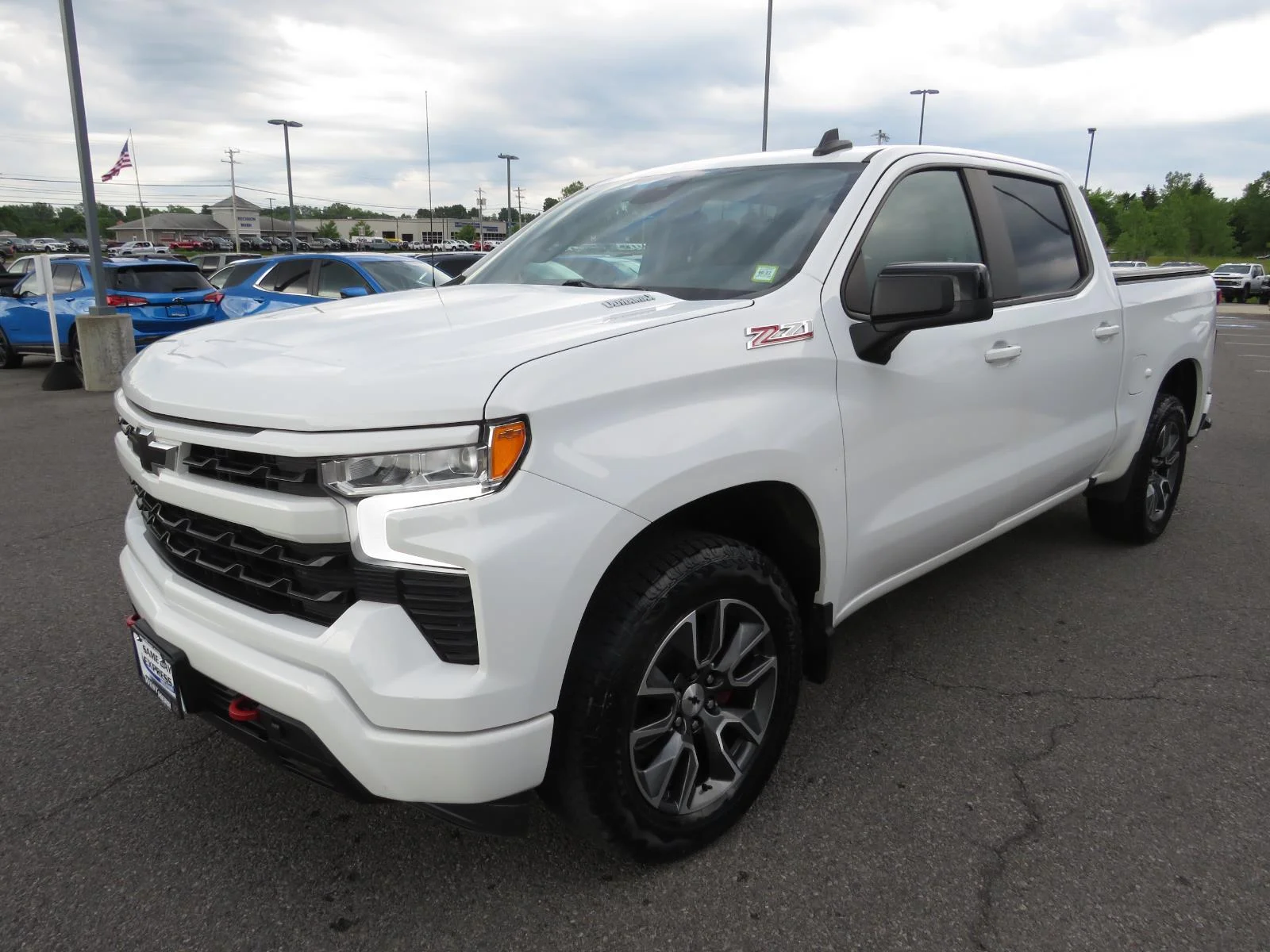 Used 2023 Summit White Chevrolet RST image 10