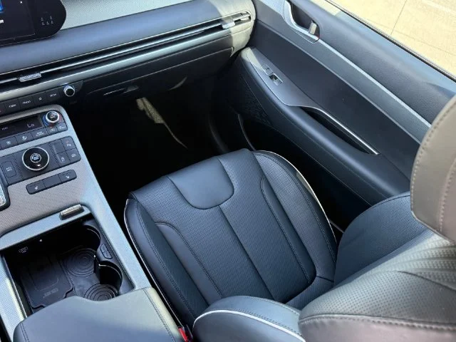 Used 2025 Graphite Hyundai XRT image 29