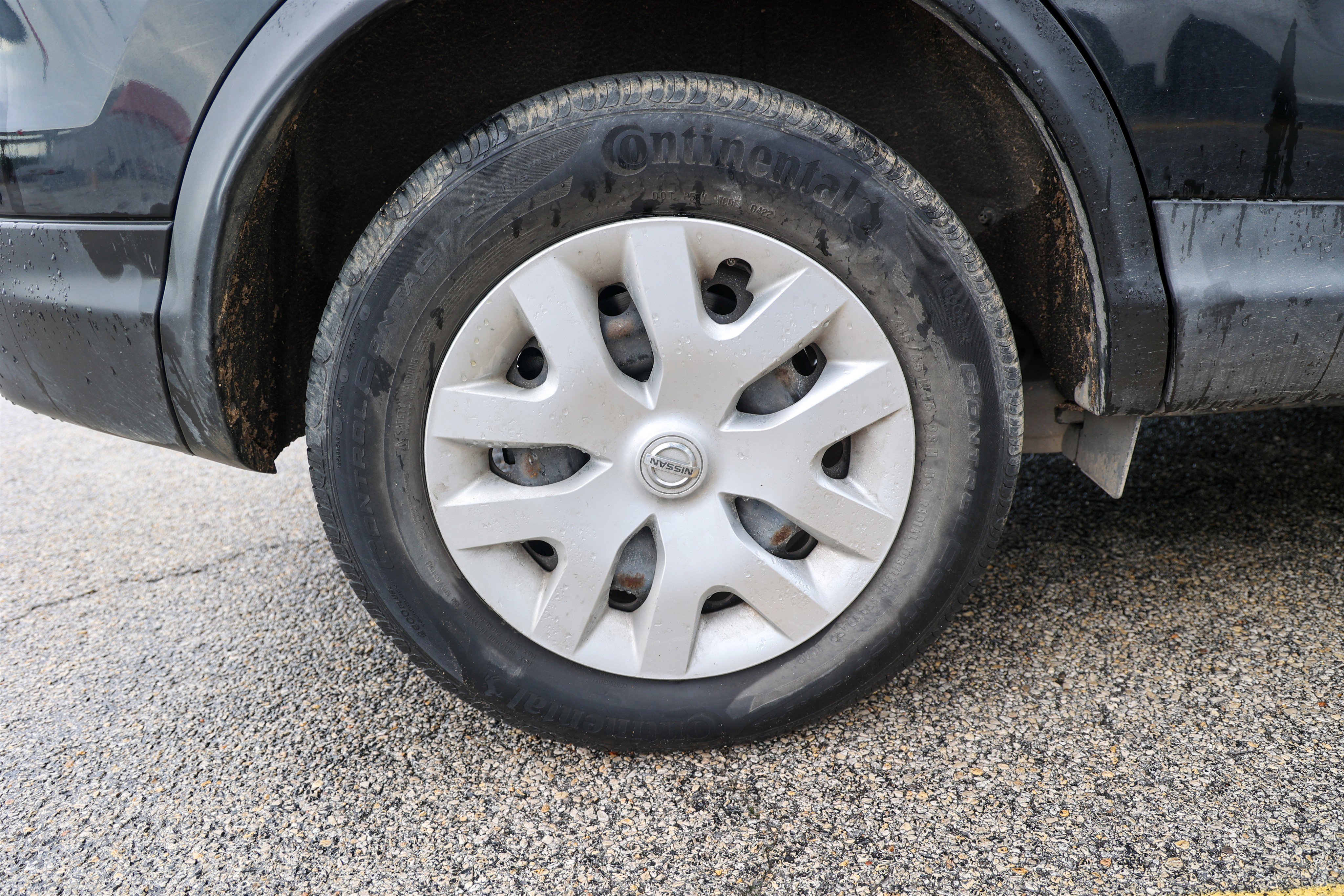 Used 2019 Magnetic Black Pearl Nissan S image 12