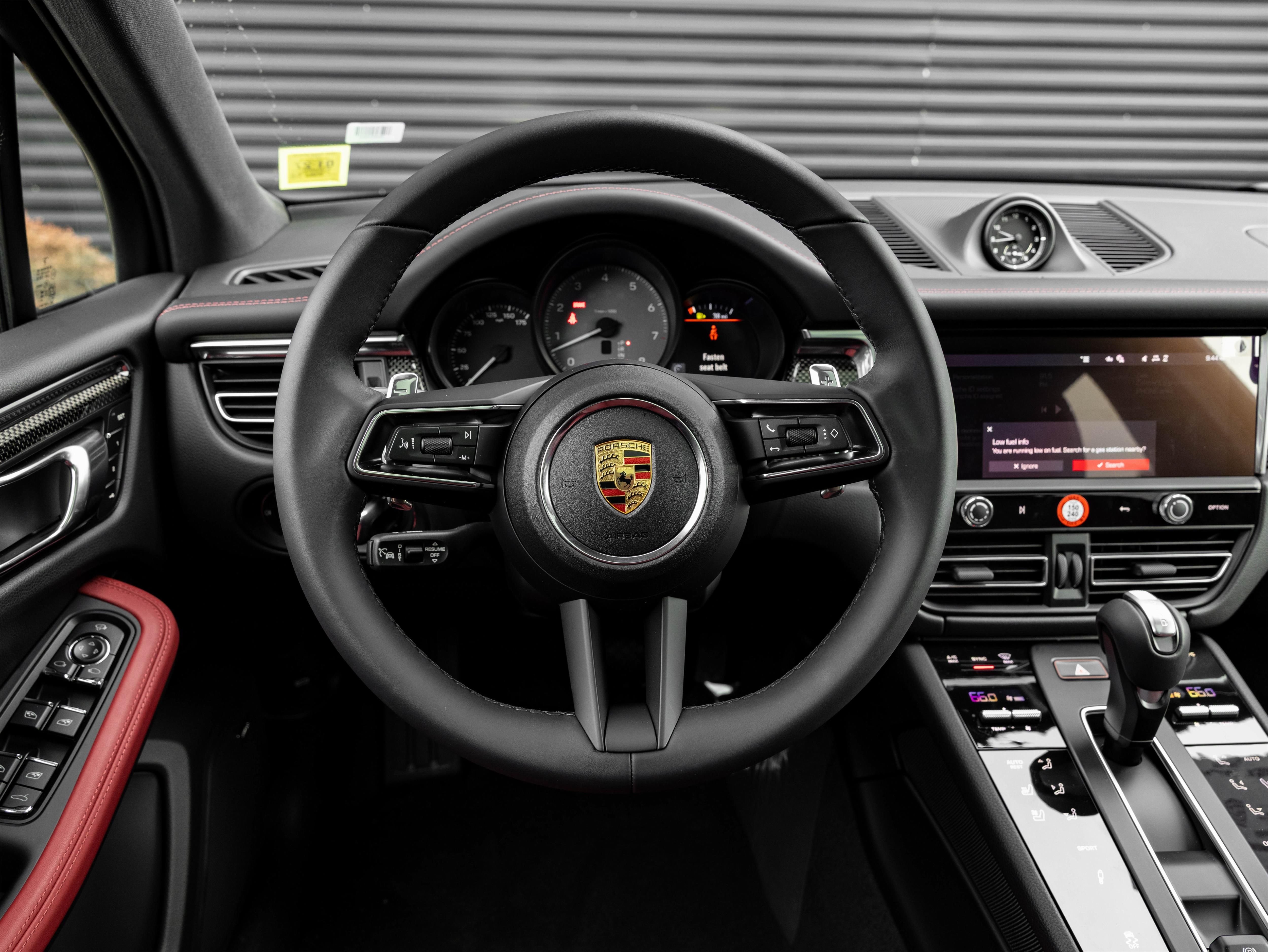 2026 Porsche Macan S - Photo 25
