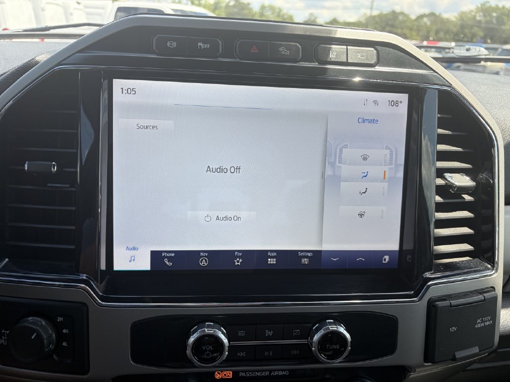 Used 2022 White Ford Lariat image 23