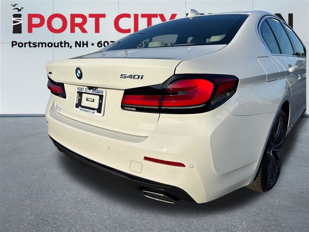 Used 2023 Alpine White BMW 540i xDrive w/premium pkg image 37