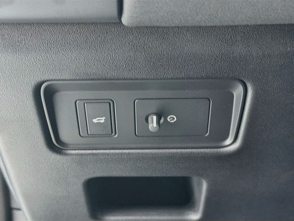 New 2026 Fuji White Land Rover S image 10