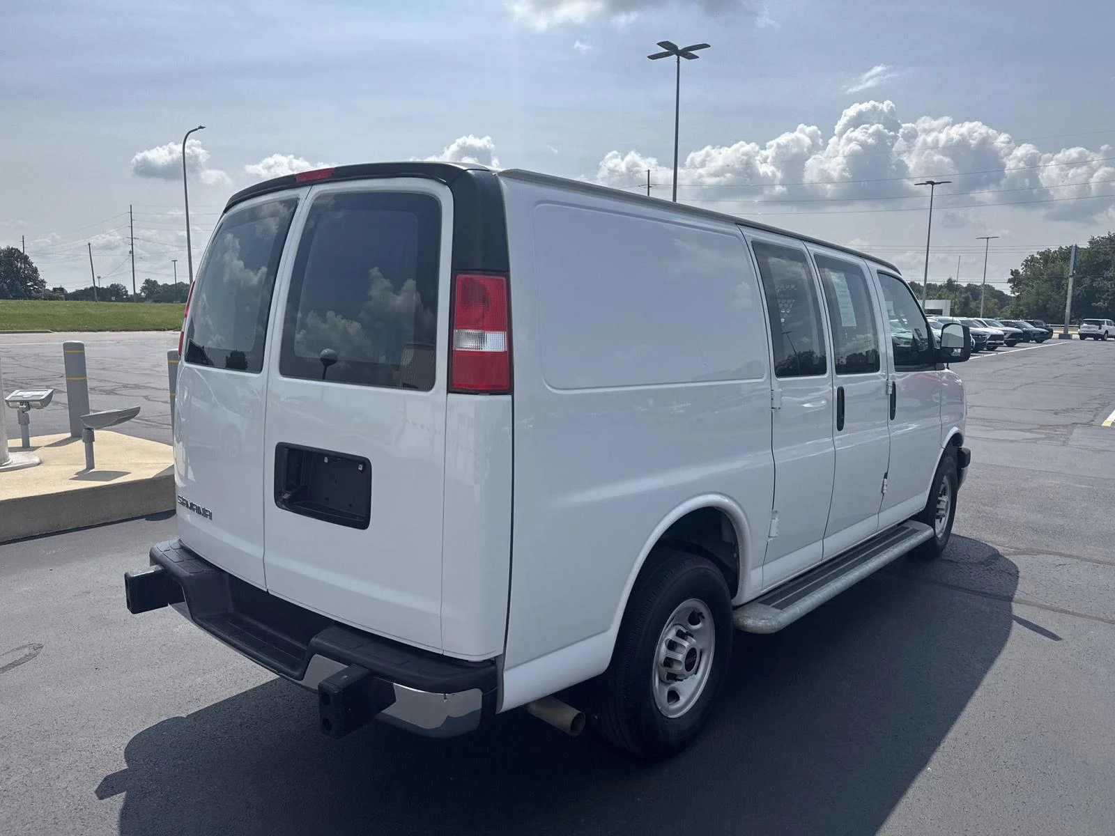 Used 2024 Summit White GMC Work Van image 4