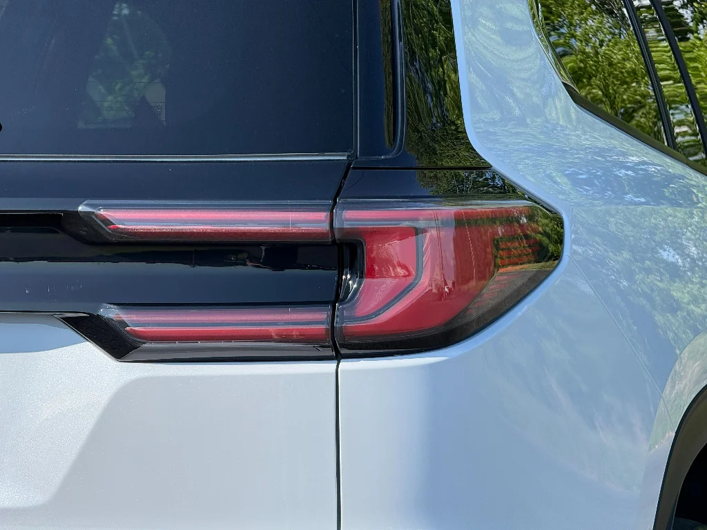 2026 GMC Acadia Elevation - Photo 8