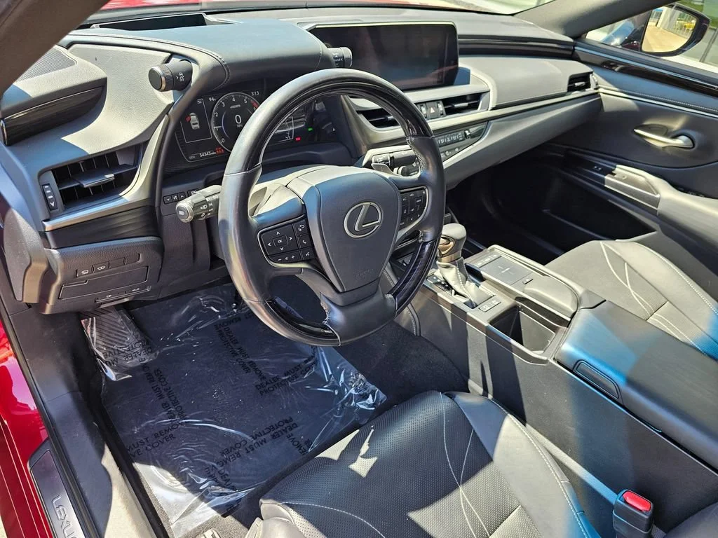 Used 2019 Maroon Lexus ES 300h image 19
