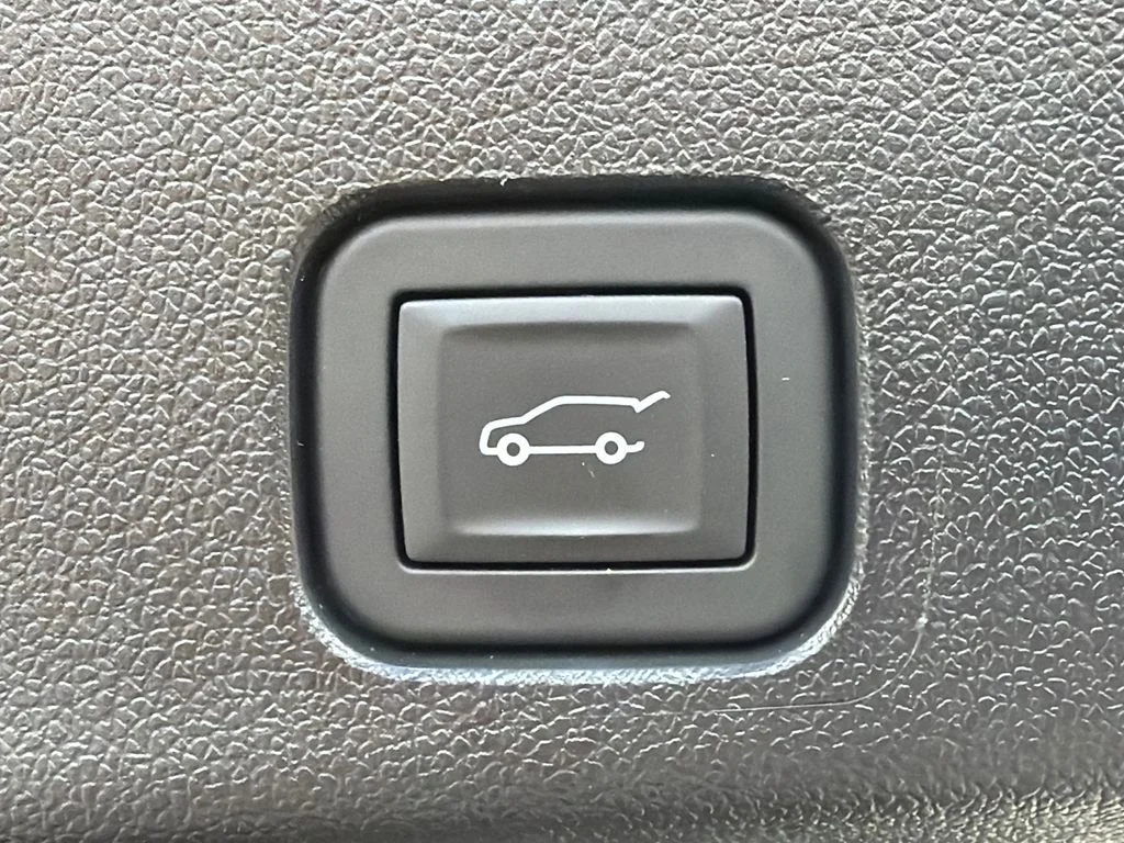 Used 2025 Gray Chevrolet RS image 19