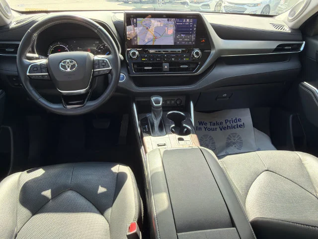 Used 2021 Black Toyota Hybrid Platinum image 23
