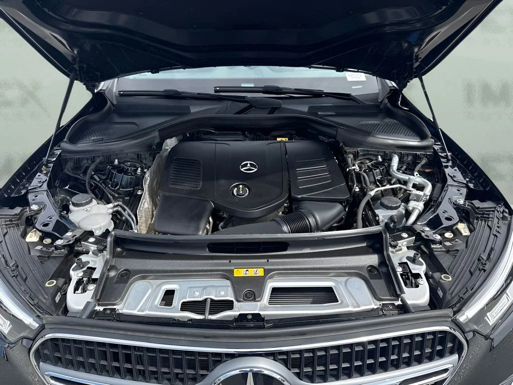 Used 2025 Black Mercedes-Benz GLC 300 image 21