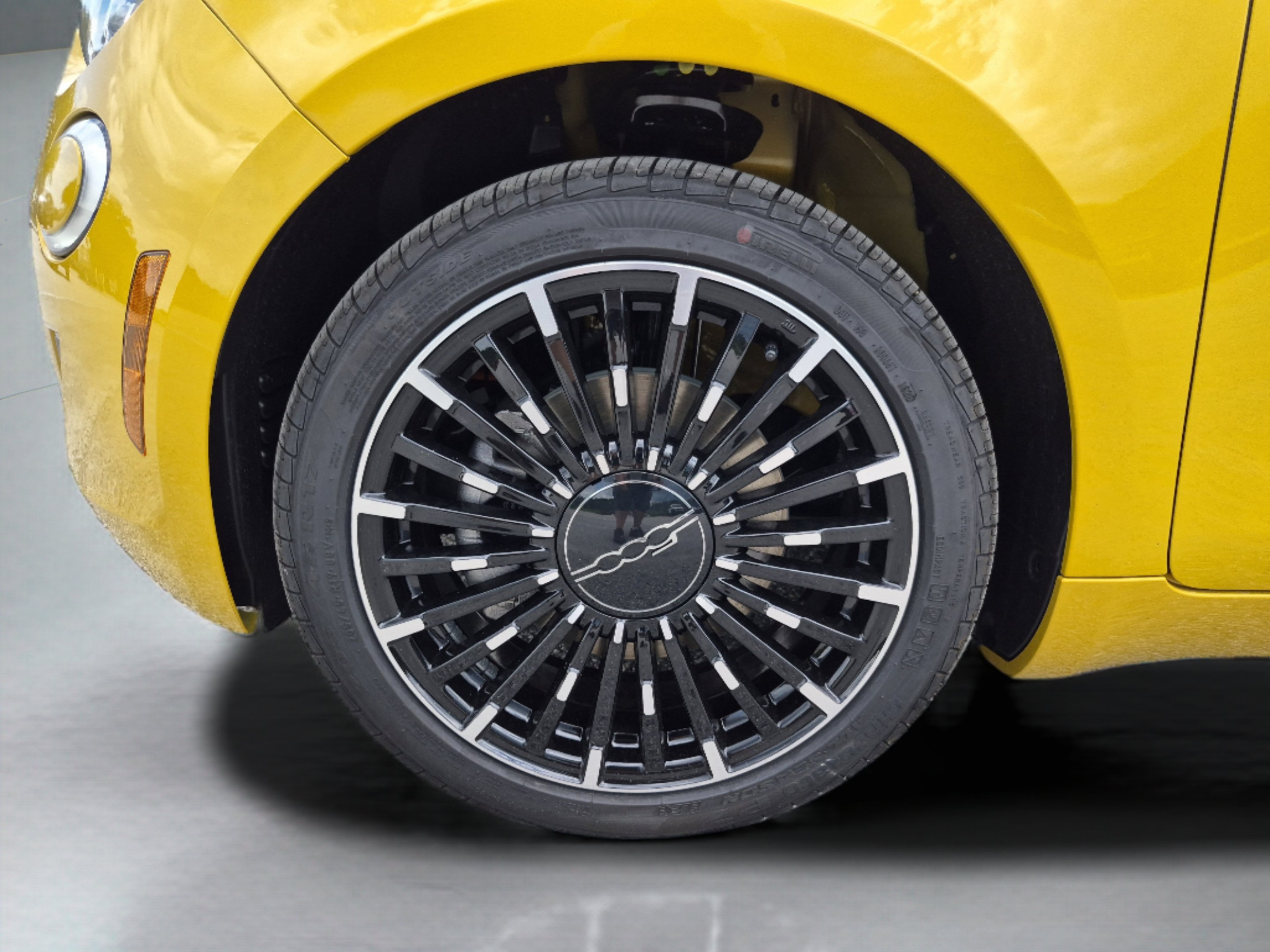 New 2026 Miami Sunset Exterior Paint FIAT  image 45