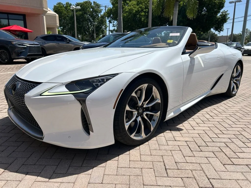 Used 2021 White Lexus 500 image 7