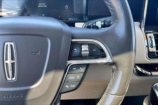 Used 2020 White Lincoln Reserve image 19