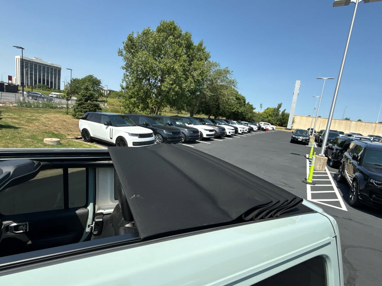 Used 2023 Earl Clearcoat Jeep Rubicon 392 image 29