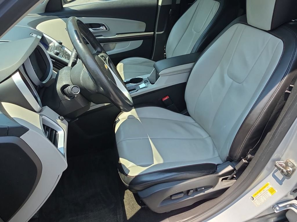 Used 2011 Silver Chevrolet LT image 17