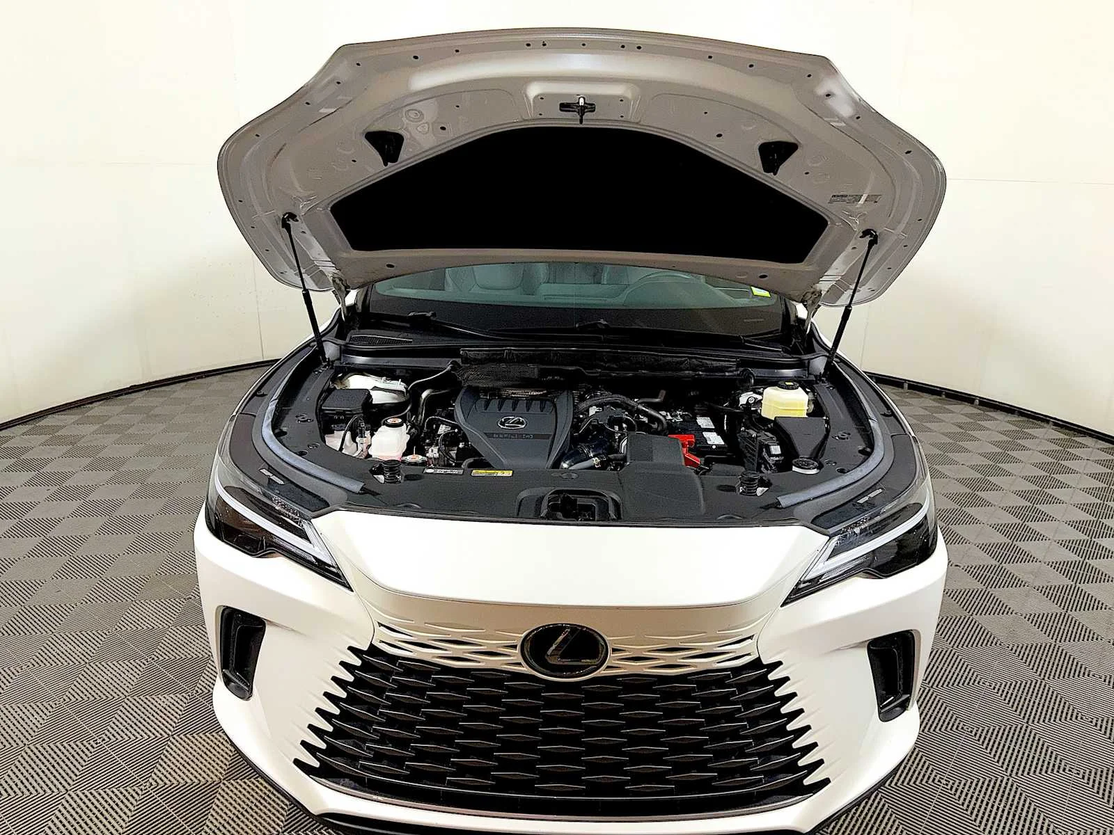 Used 2024 Eminent White Pearl Lexus Premium image 30
