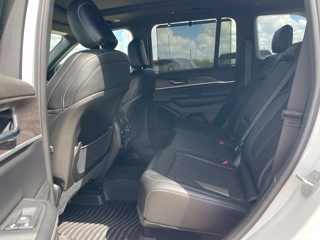 Used 2025 White Jeep Limited image 26