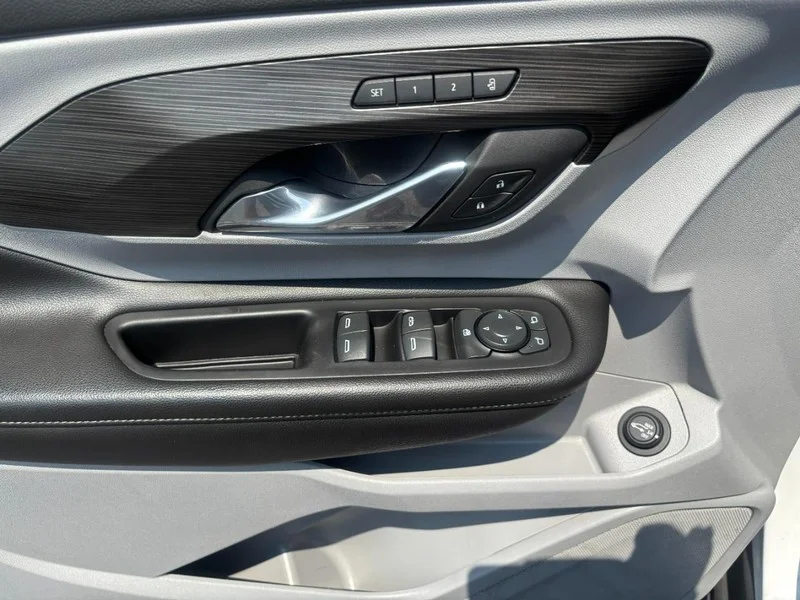 2023 GMC Terrain SLT - Photo 10