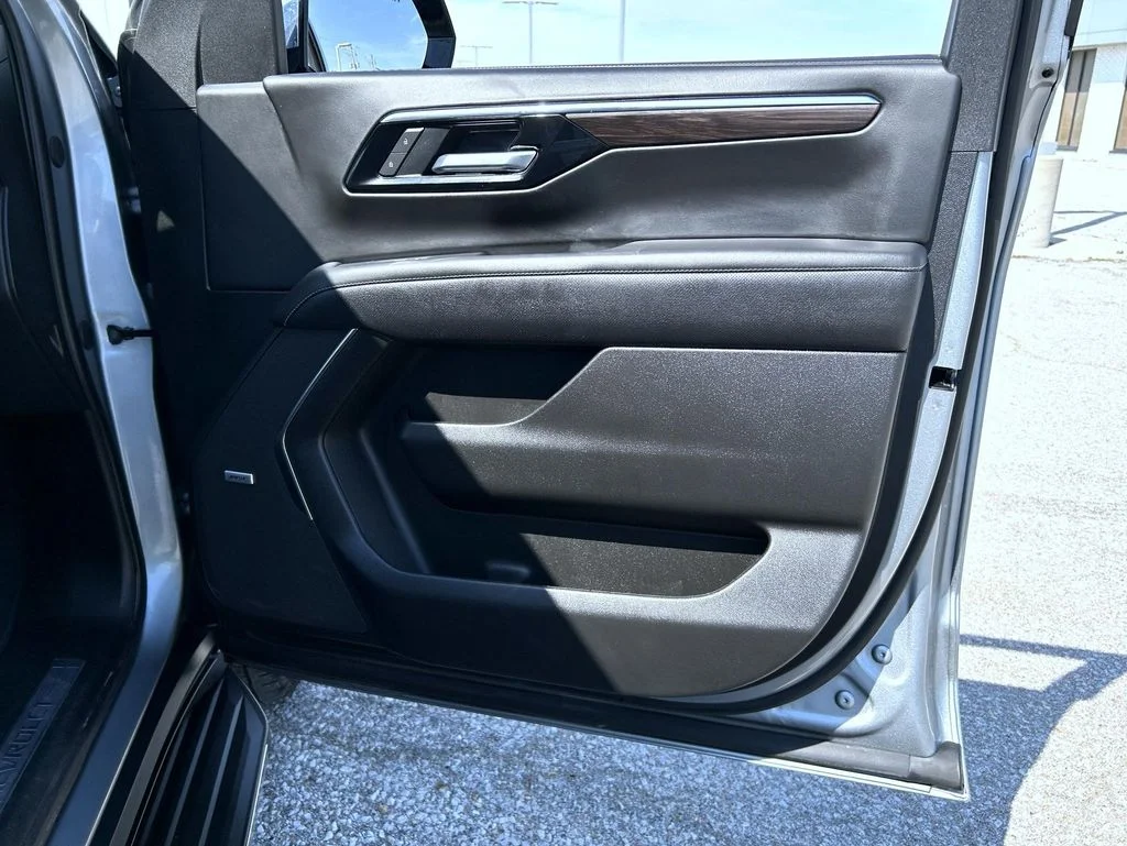 Certified Used 2025 Gray Chevrolet Premier image 17