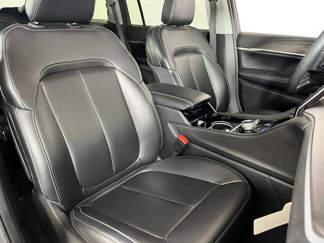 Used 2023 Gray Jeep Limited image 45