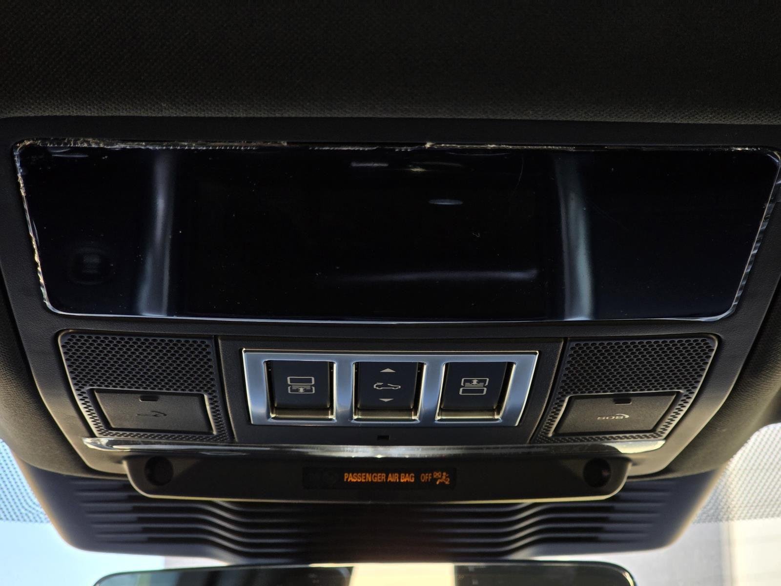 Used 2025 Santorini Black Metallic Land Rover S image 38