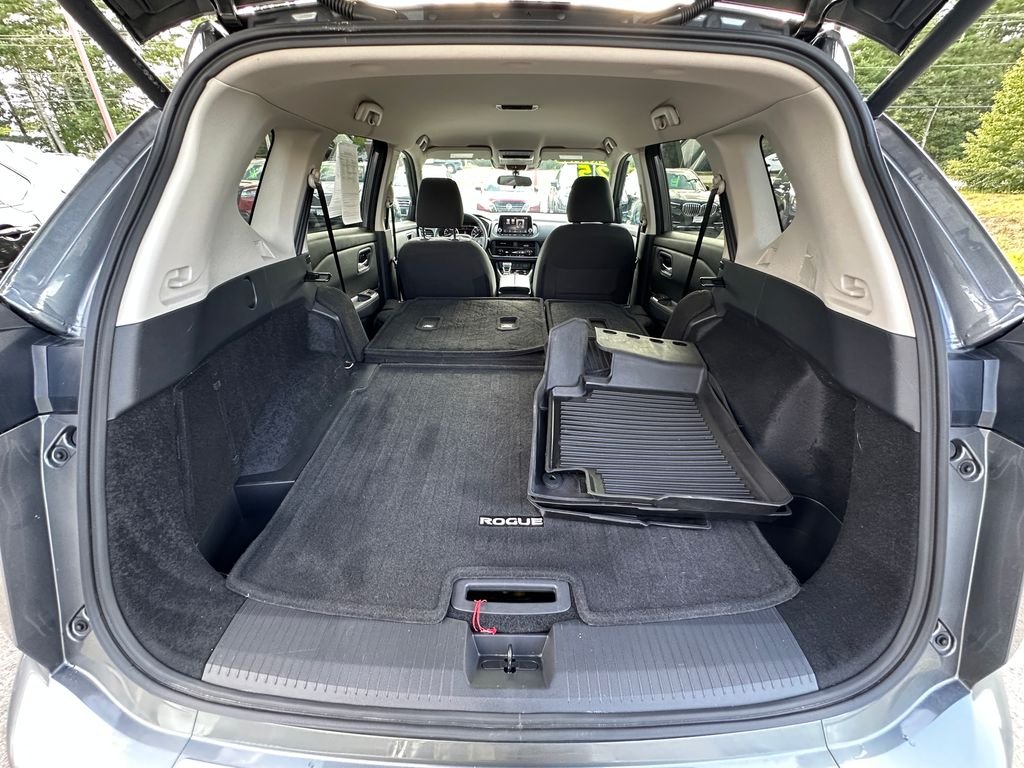 Used 2025 Gray Nissan SV image 25