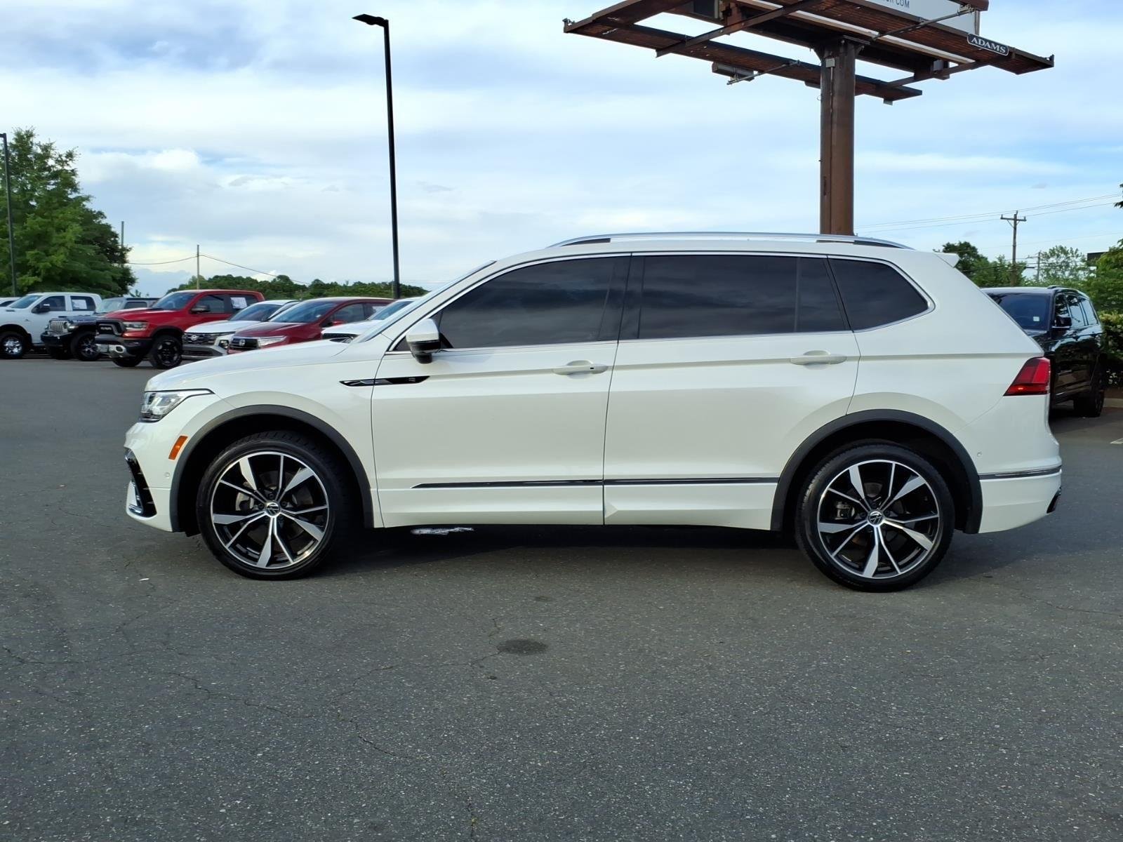 Used 2023 Opal White Pearl Volkswagen SEL R-Line image 3