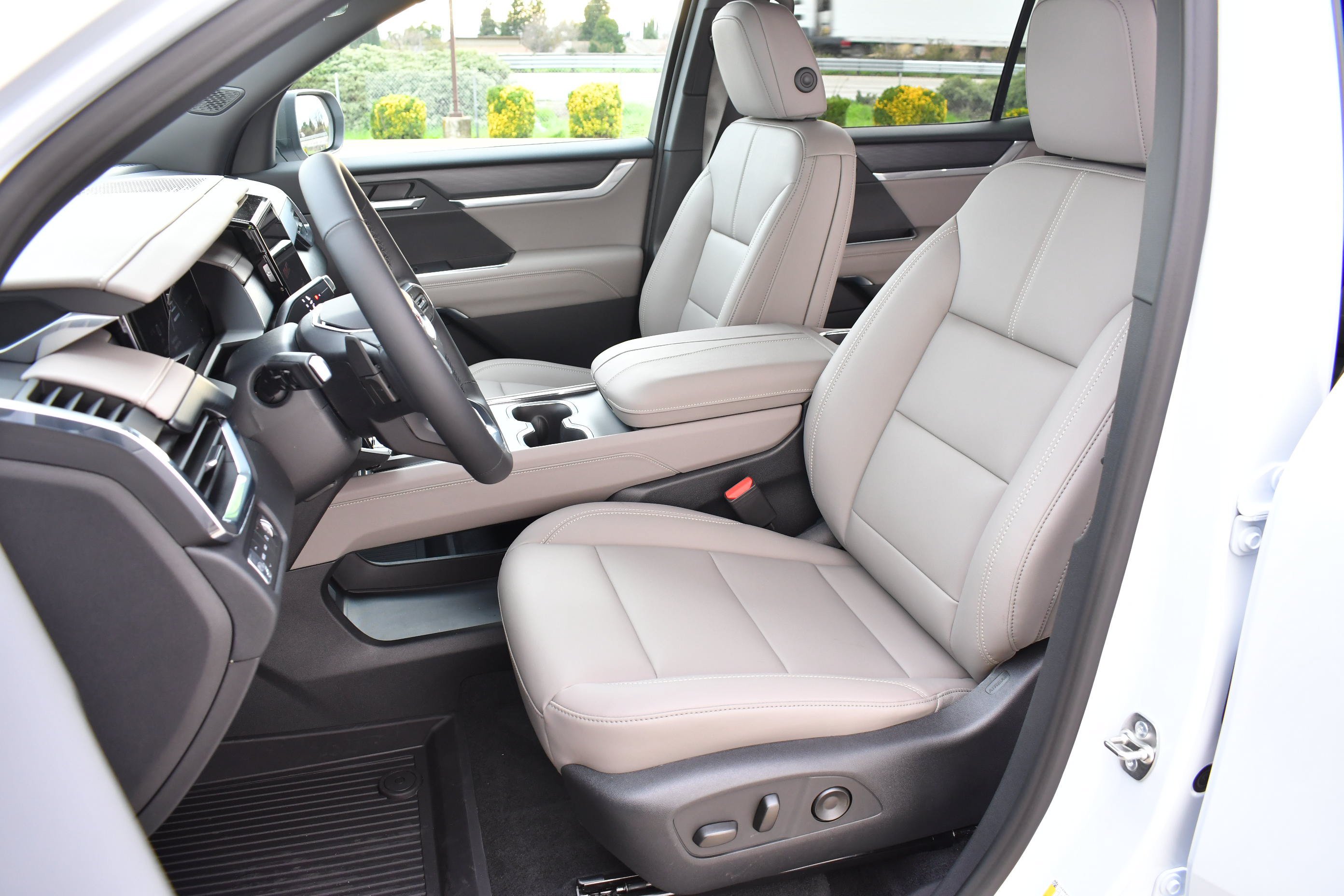 2026 GMC Acadia Elevation - Photo 16