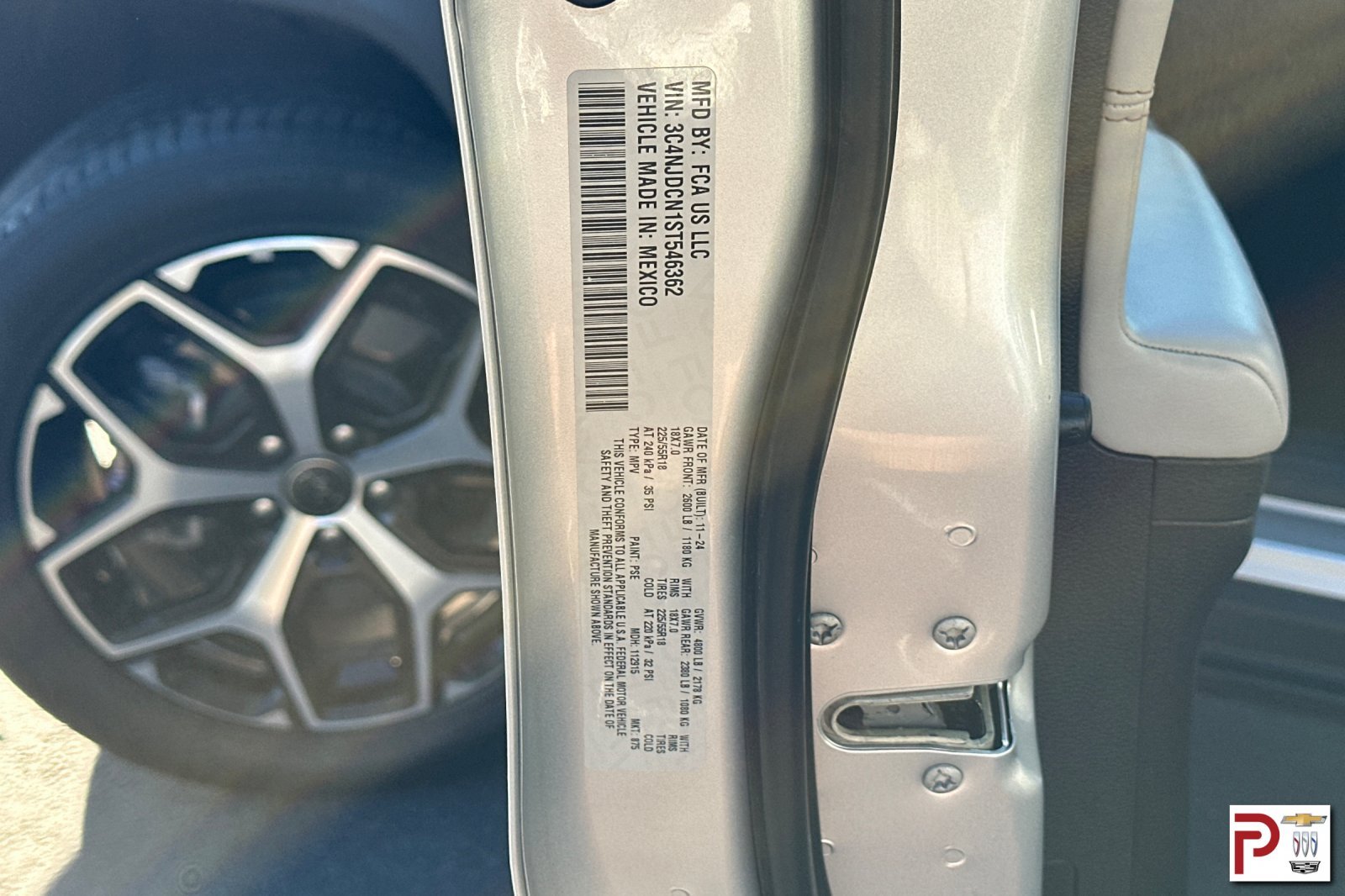 Used 2025 Silver Jeep Limited image 34