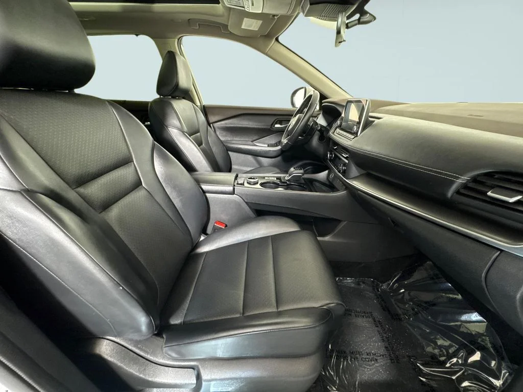 Used 2023 Pearl White Nissan SV image 8