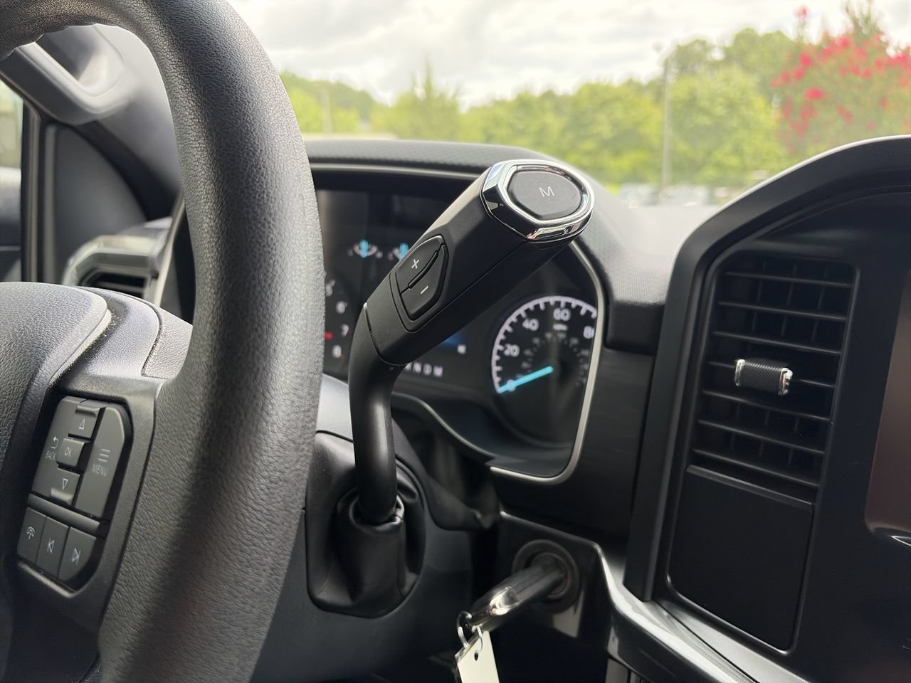 Used 2022 Agate Black Metallic Ford LARIAT image 26