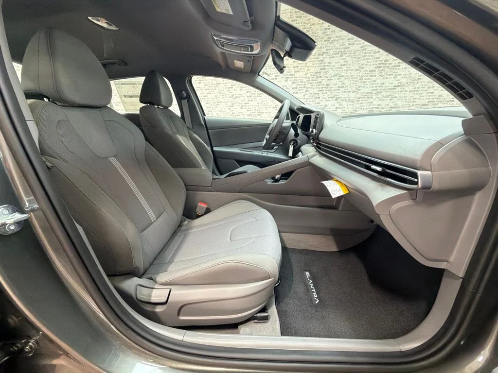 New 2026 Amazon Gray Hyundai SE image 11