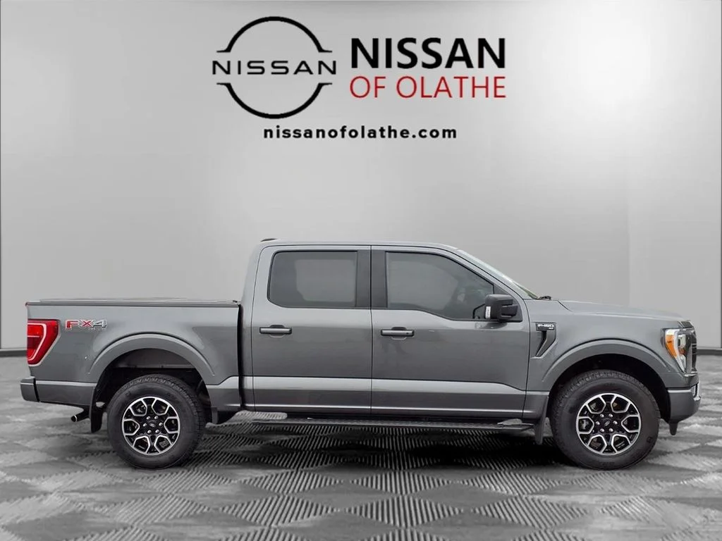 Used 2023 Gray Ford XLT image 30