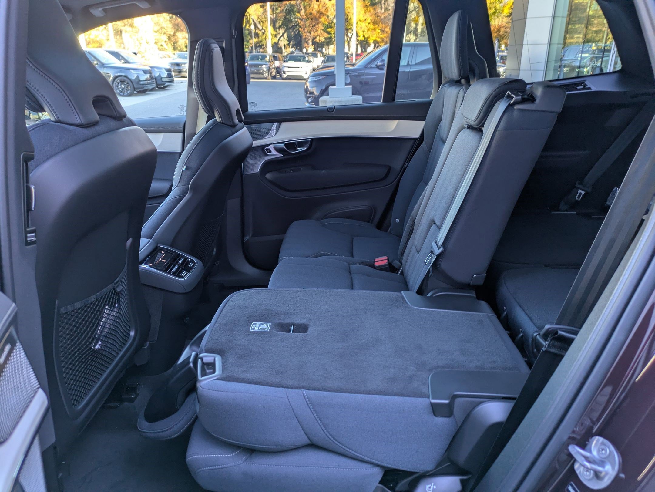 New 2026 Mulberry Red Volvo Ultra Dark Theme image 15