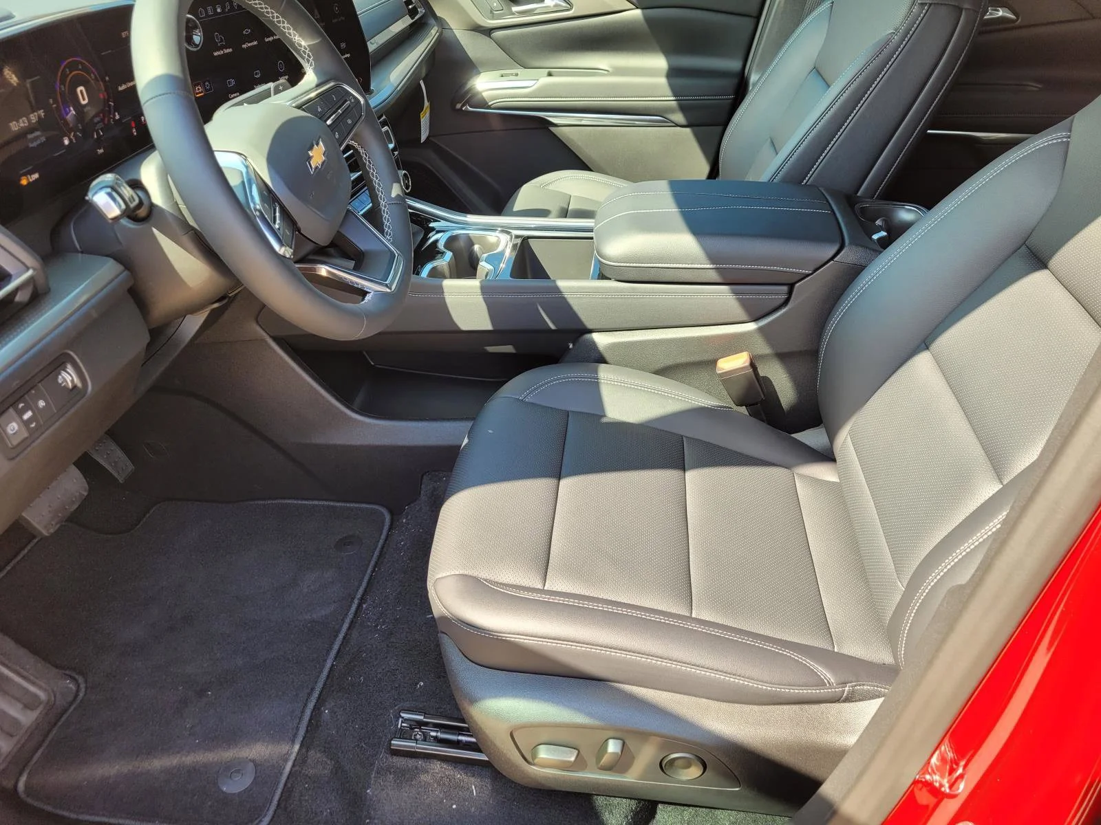 2027 Chevrolet Traverse LT - Photo 17