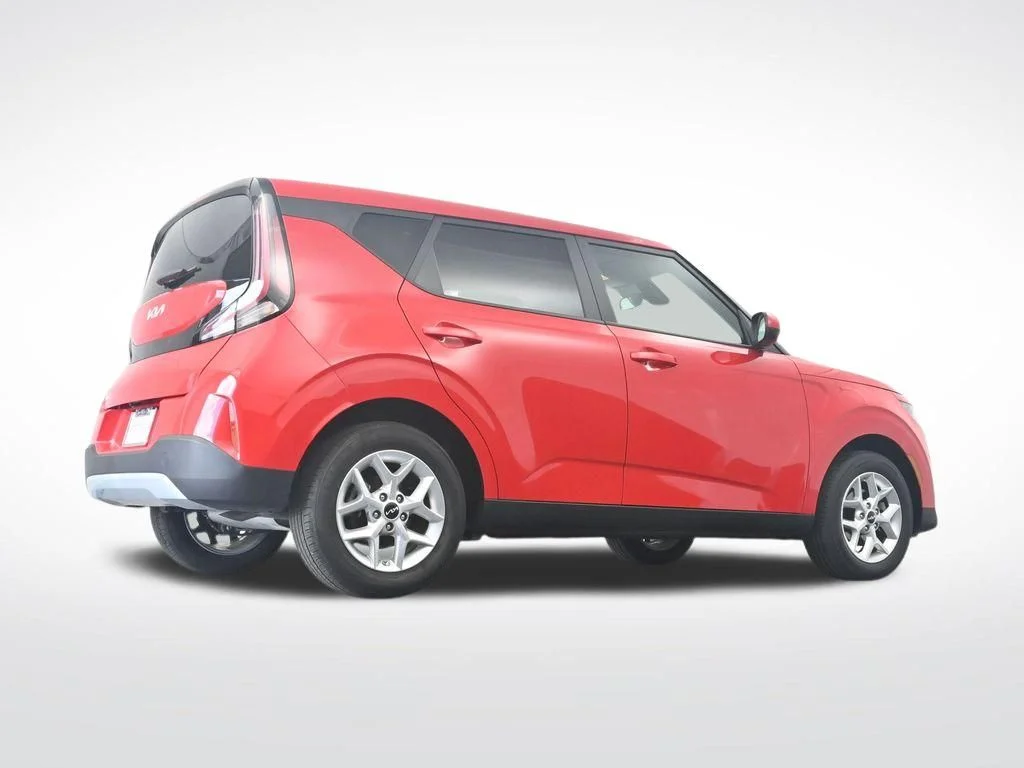 Used 2025 Red Kia LX image 35
