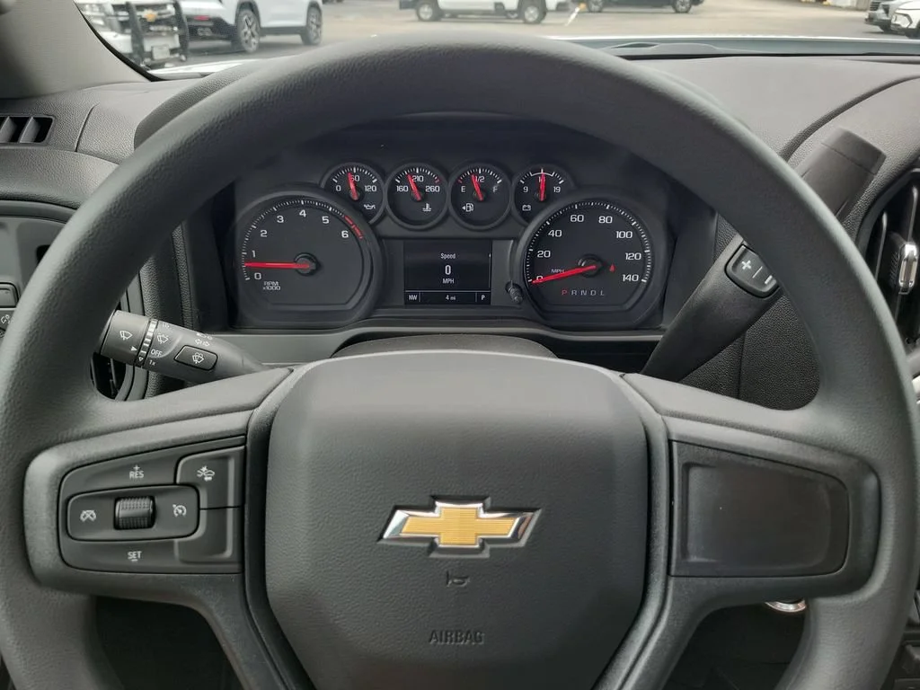 New 2026 Summit White Chevrolet WT image 3