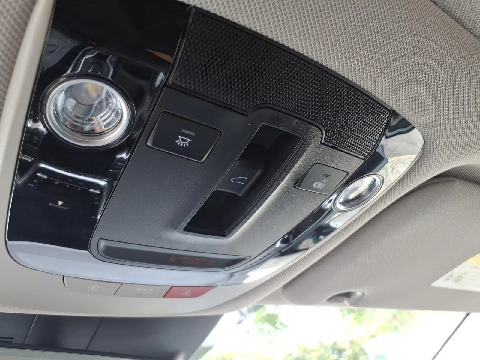 Used 2023 Glacial White Pearl Kia SX image 22